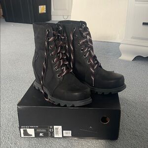 Sorel Joan of Arctic Wedge III Lexie waterproof black boots-8.5